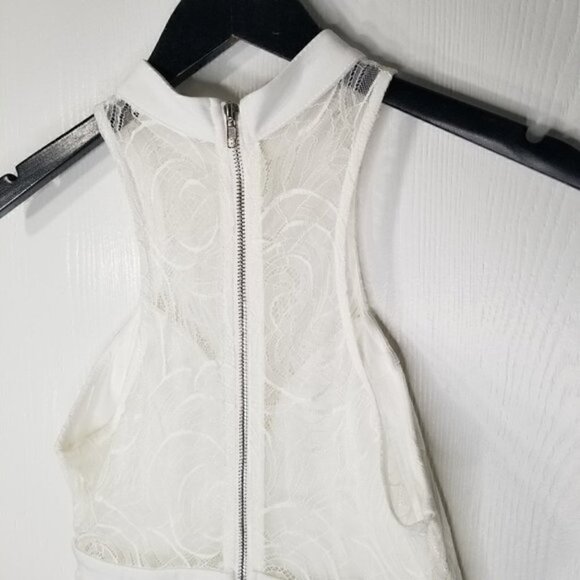 tea n cup White Lace Halter Neck Bodycon Dress - Picture 6 of 9